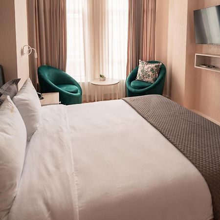 Hotel Well Inn Tbilisi ภายนอก รูปภาพ