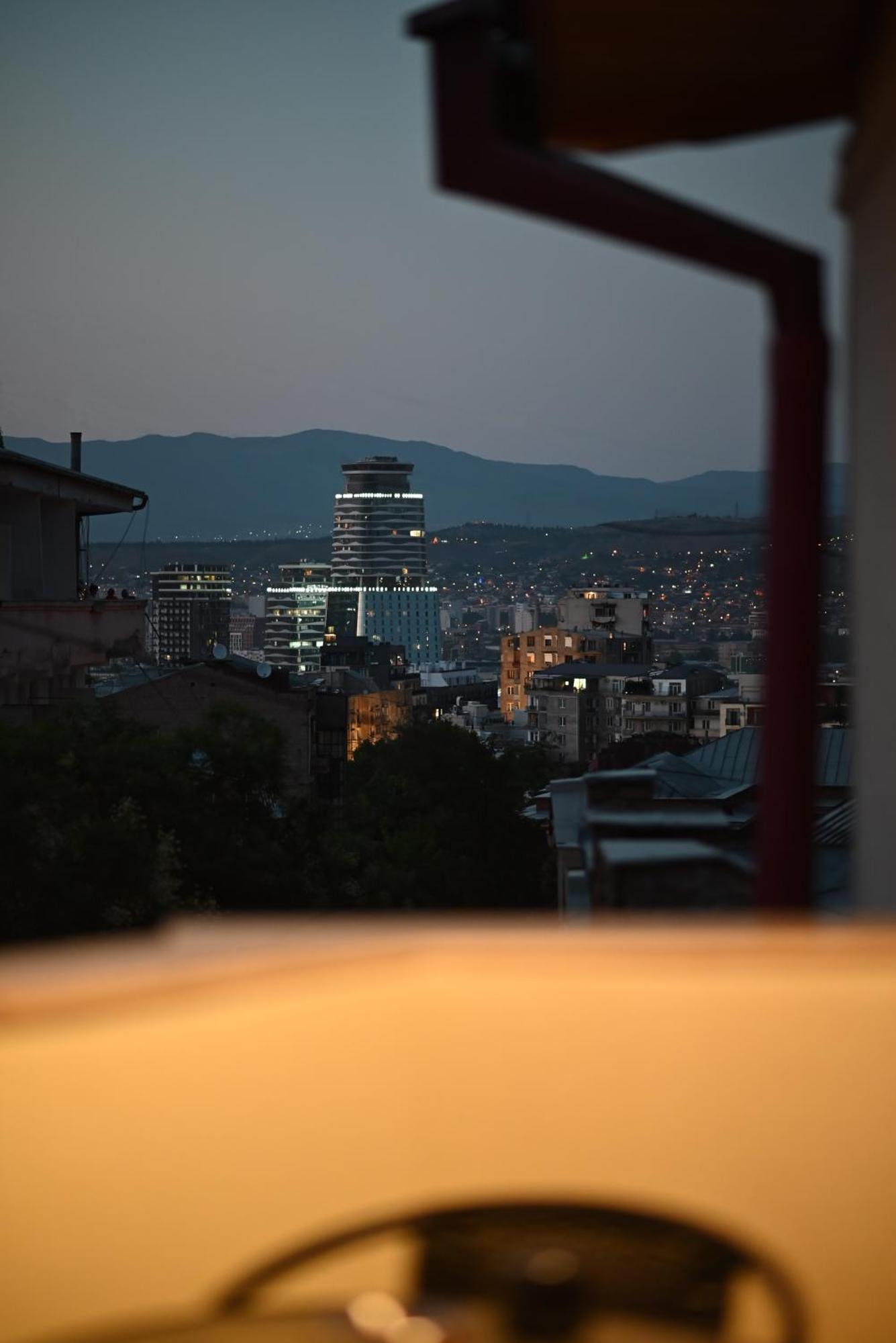 Hotel Well Inn Tbilisi ภายนอก รูปภาพ