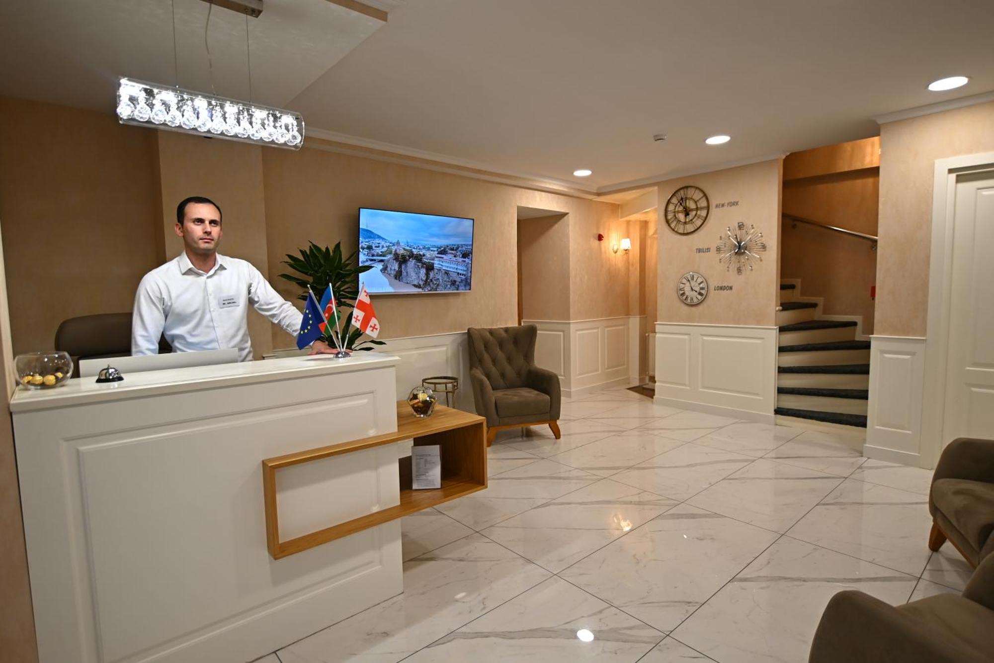 Hotel Well Inn Tbilisi ภายนอก รูปภาพ