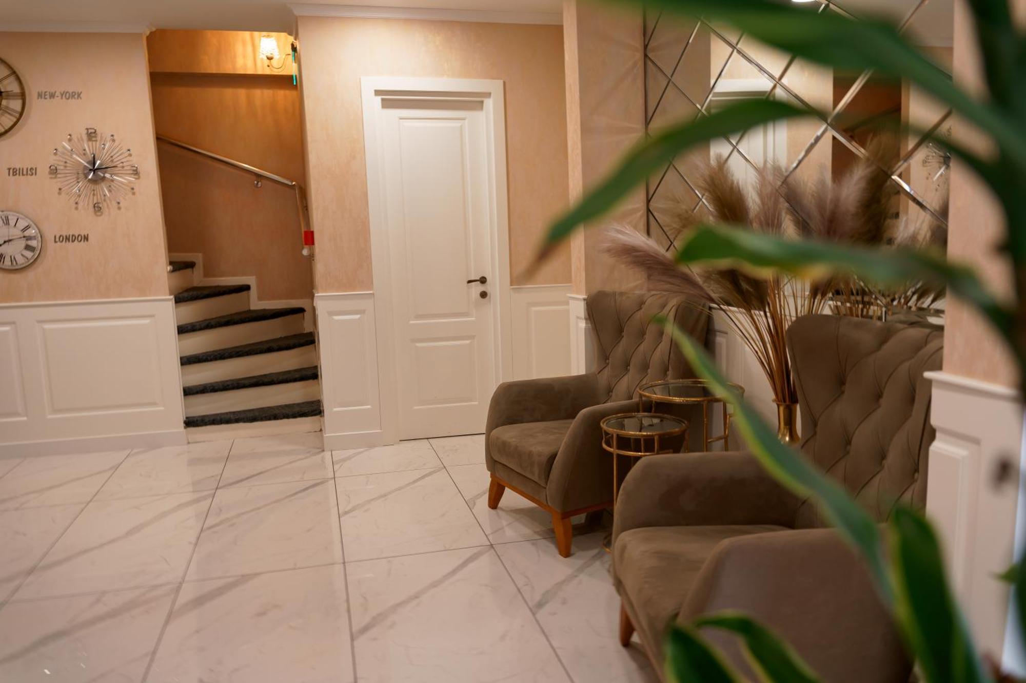 Hotel Well Inn Tbilisi ภายนอก รูปภาพ