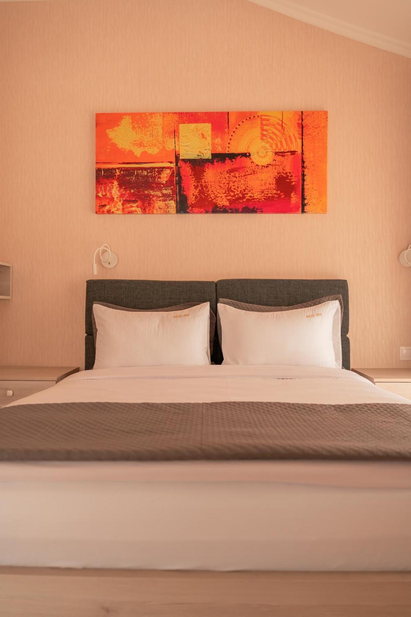 Hotel Well Inn Tbilisi ภายนอก รูปภาพ