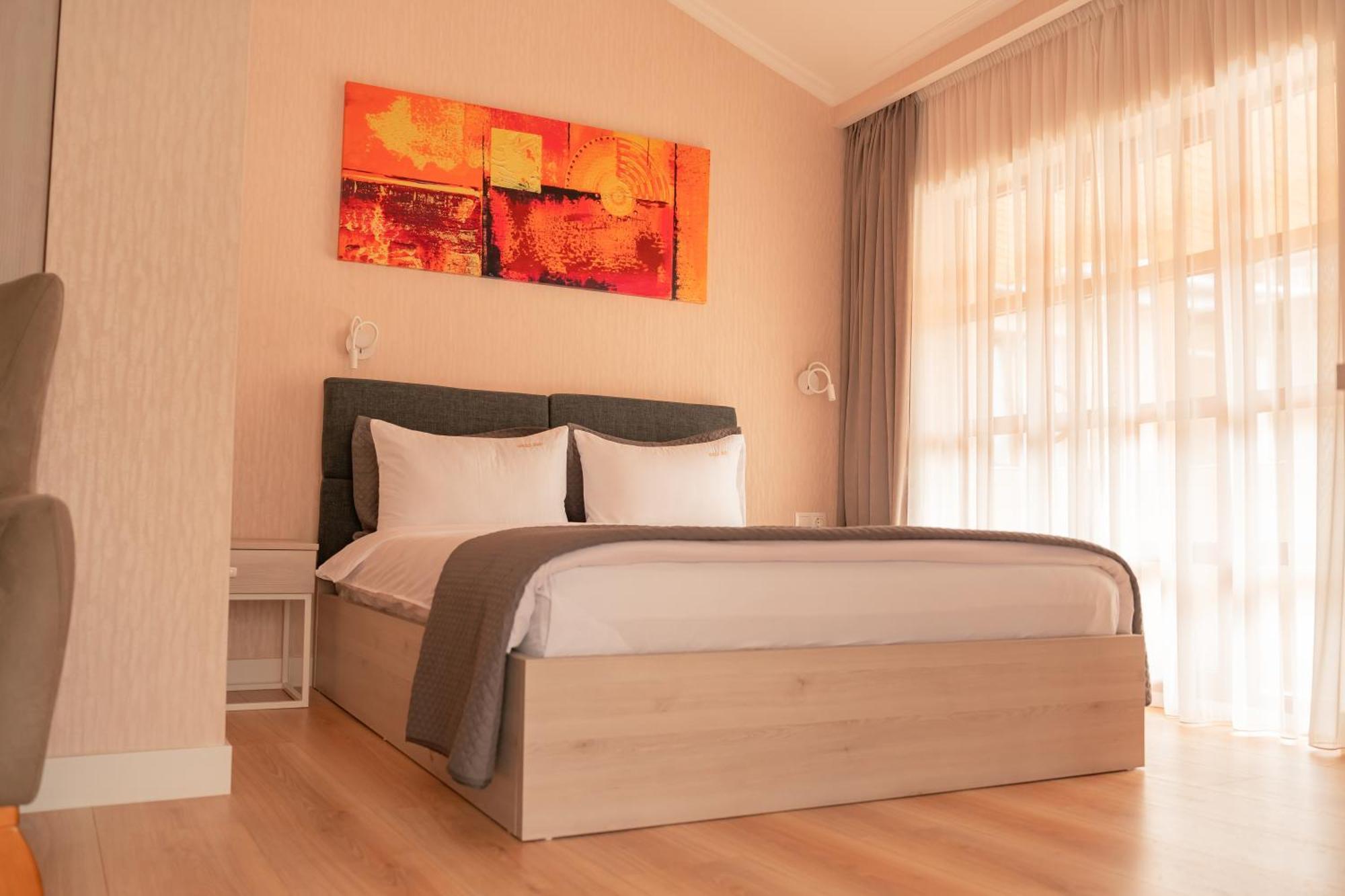 Hotel Well Inn Tbilisi ภายนอก รูปภาพ