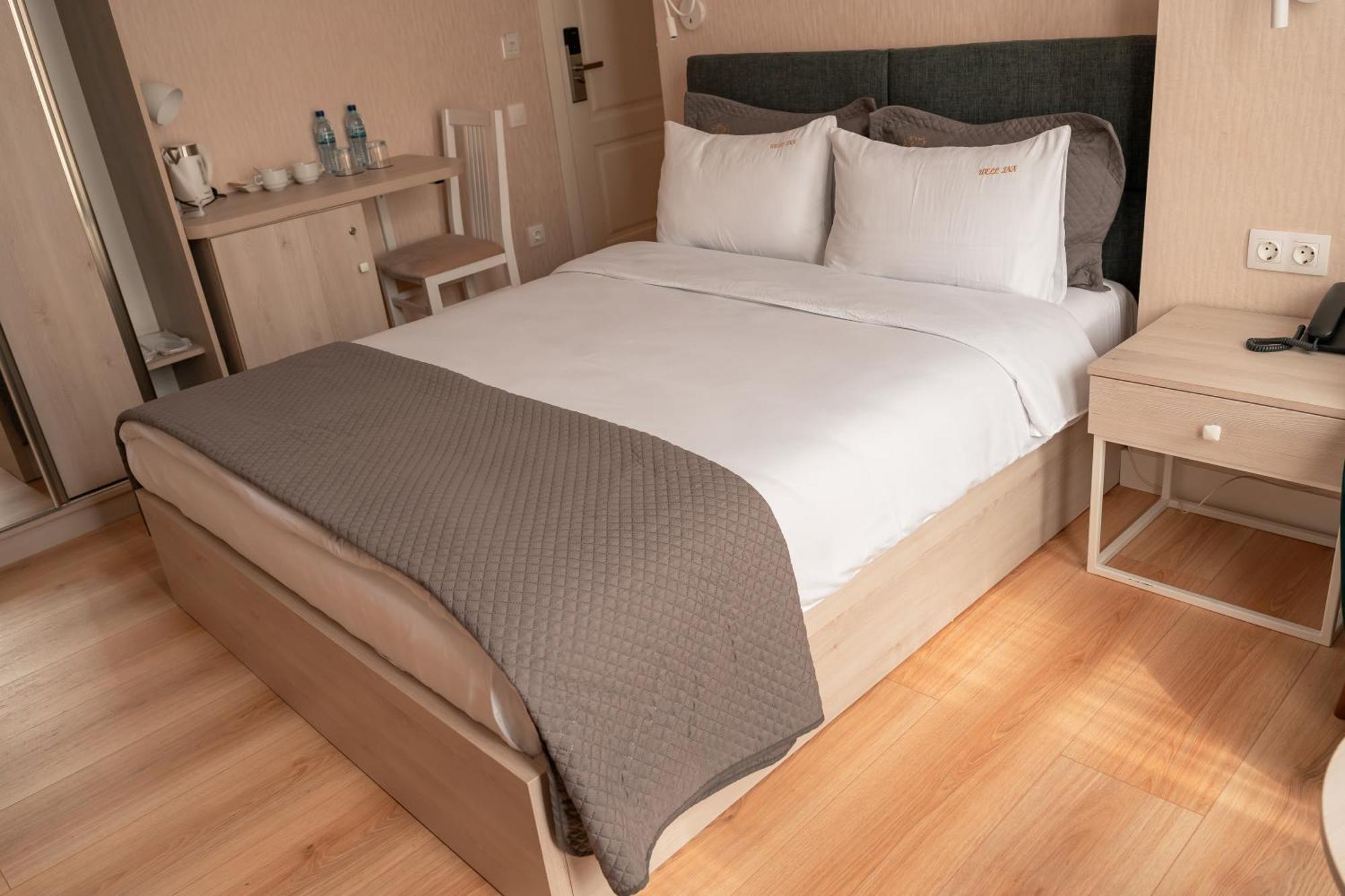 Hotel Well Inn Tbilisi ภายนอก รูปภาพ