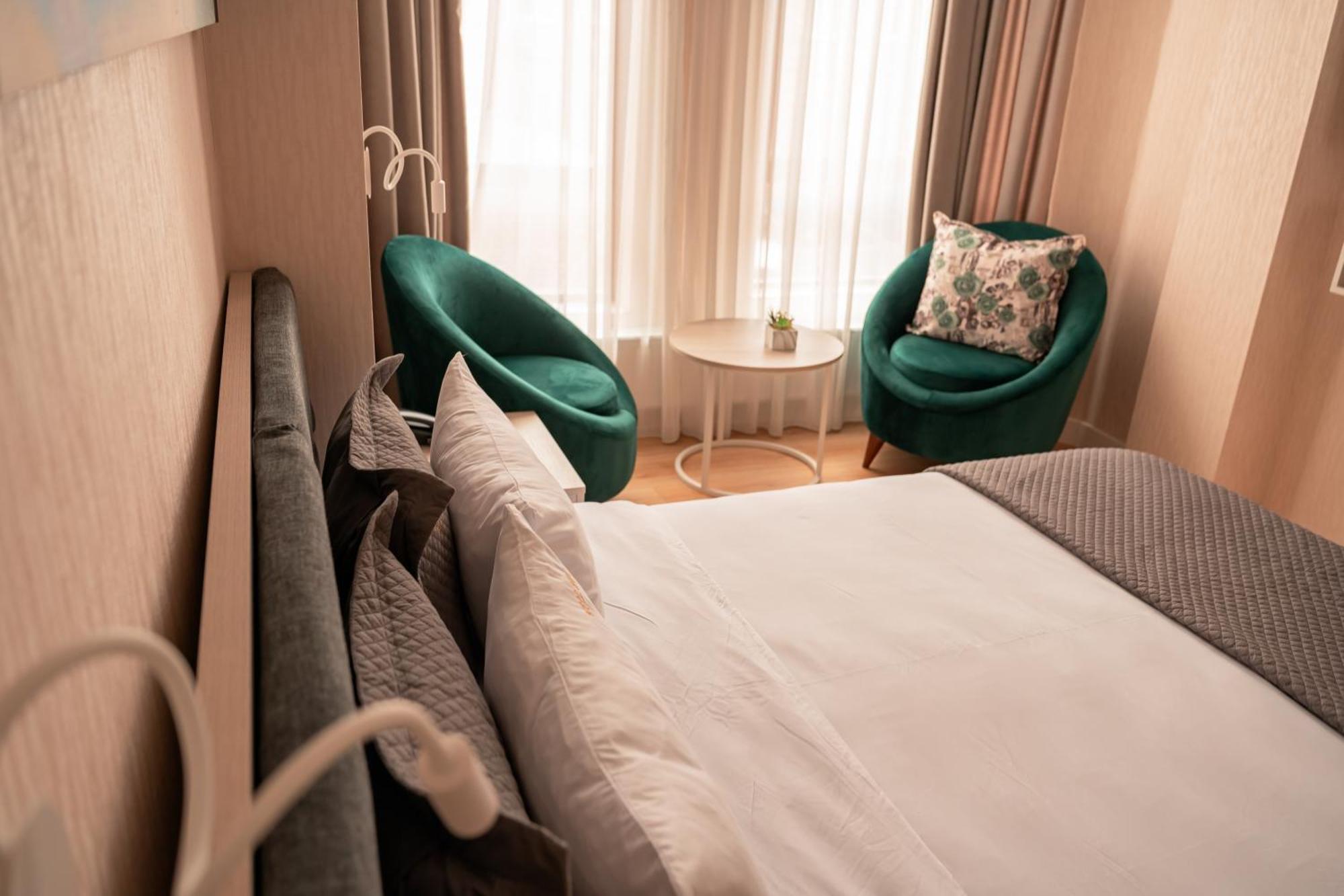 Hotel Well Inn Tbilisi ภายนอก รูปภาพ