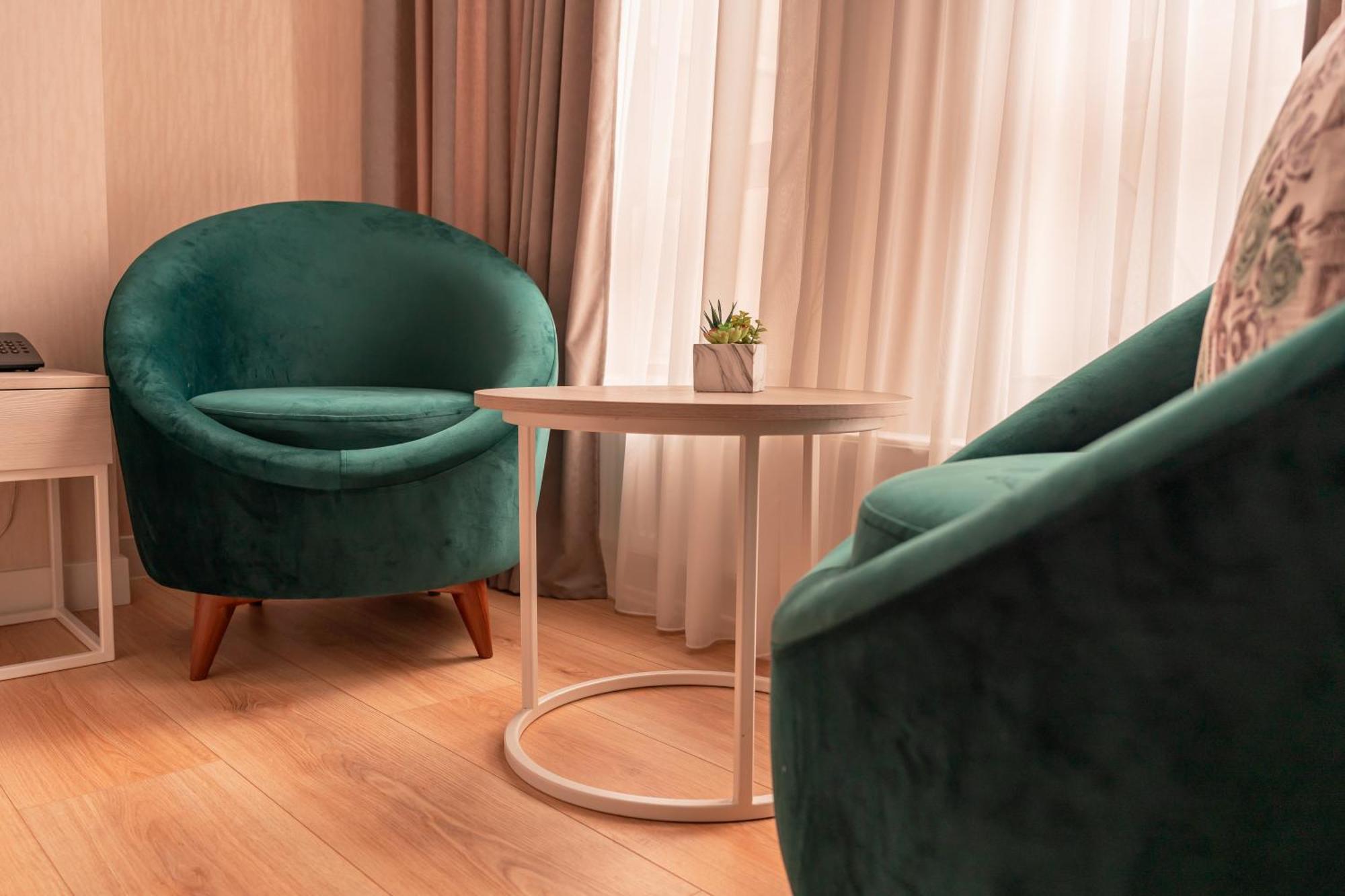 Hotel Well Inn Tbilisi ภายนอก รูปภาพ