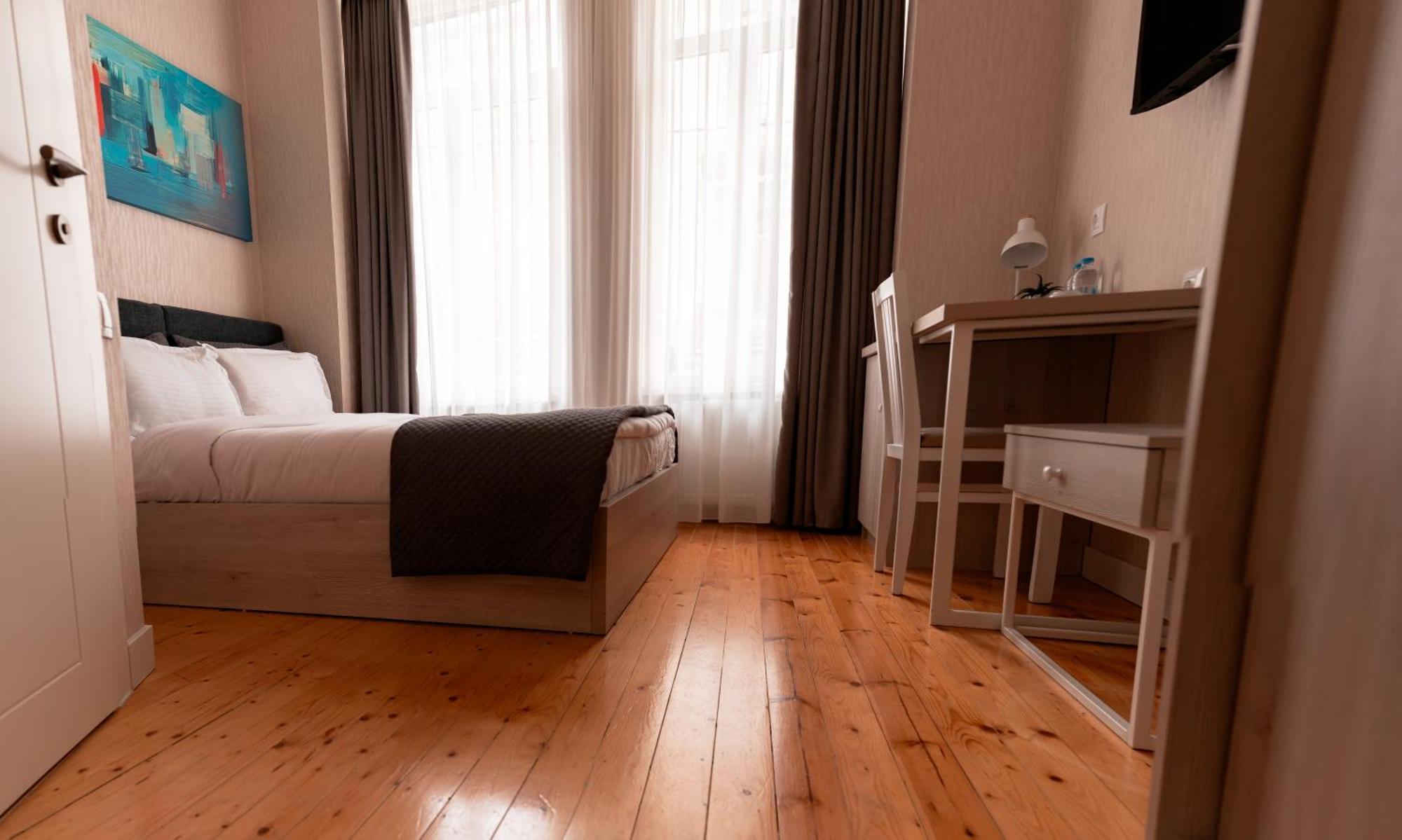 Hotel Well Inn Tbilisi ภายนอก รูปภาพ