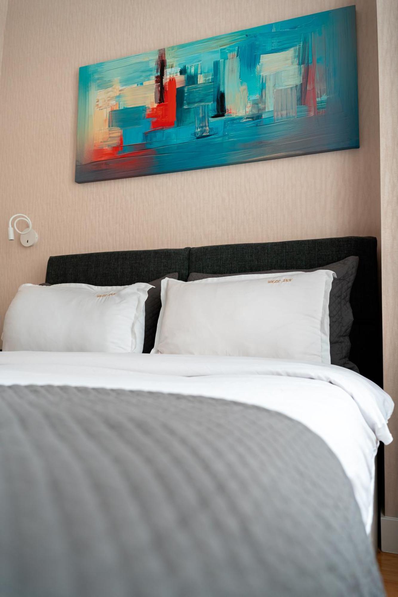 Hotel Well Inn Tbilisi ภายนอก รูปภาพ