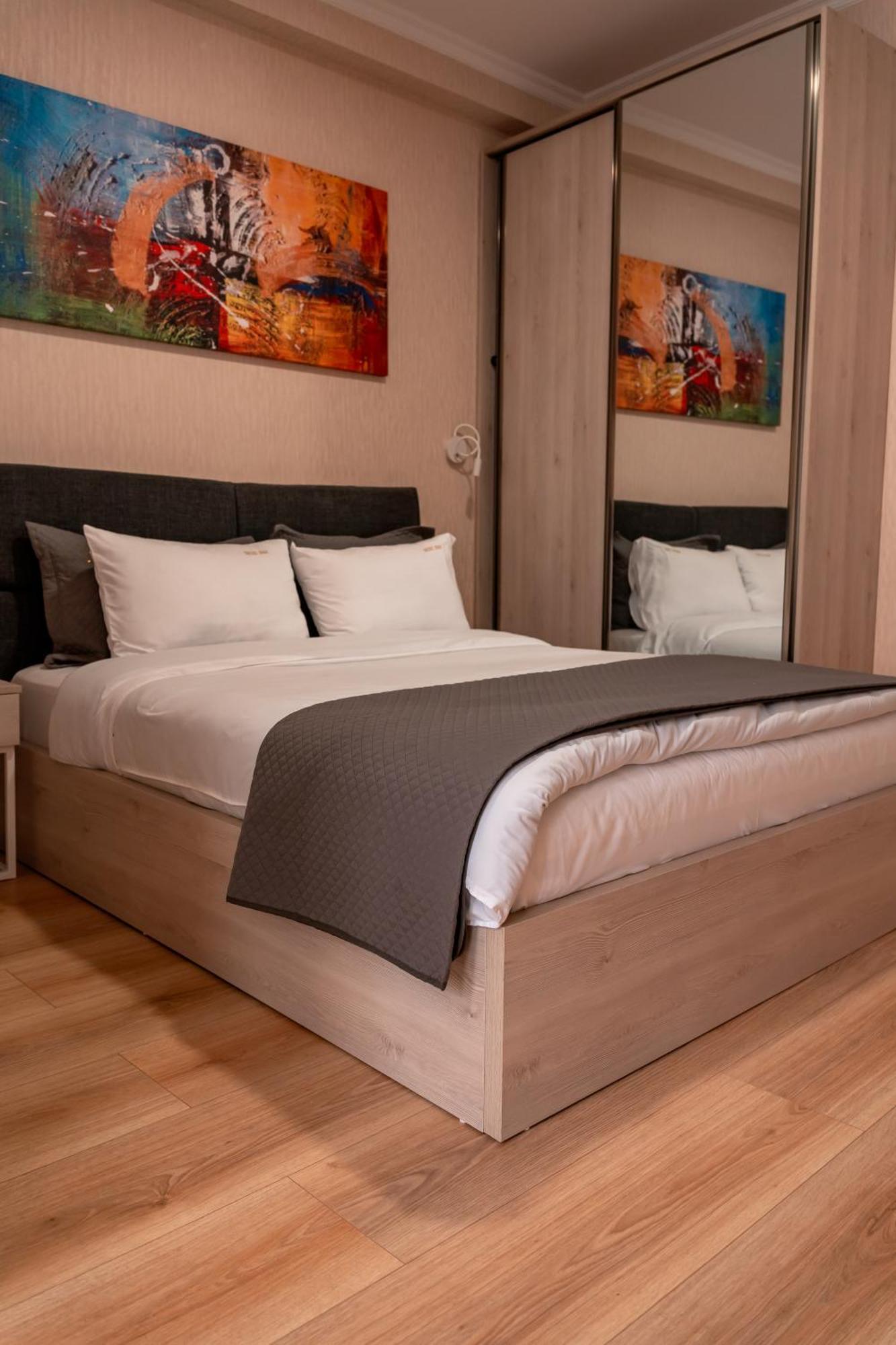 Hotel Well Inn Tbilisi ภายนอก รูปภาพ